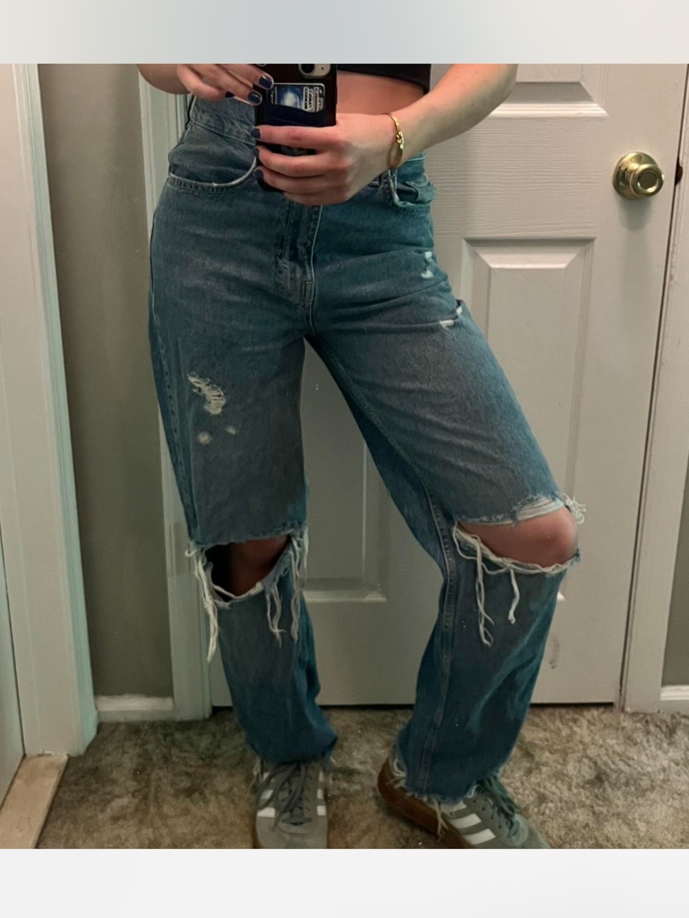 BDG Distressed Boyfriend Jeans in Medium Blue